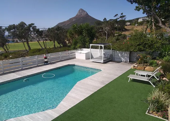 Camps Bay Loft With Stunning Mountain And Ocean Views