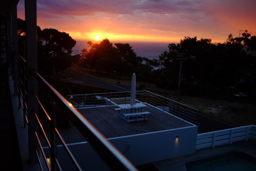 Camps Bay Loft With Stunning Mountain And Ocean Views